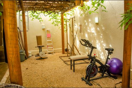 Casa à venda com 208m², 4 quartos e 4 vagasAcademia
