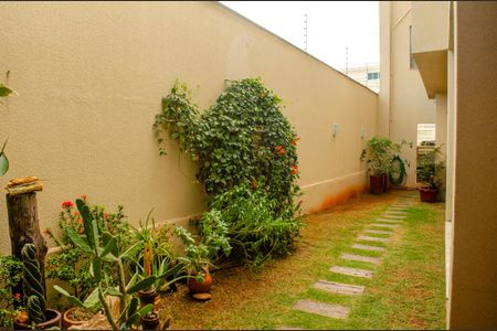 Casa à venda com 208m², 4 quartos e 4 vagasQuintal
