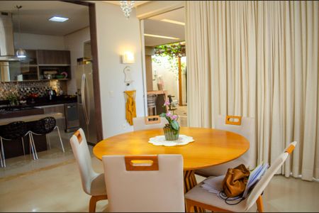 Casa à venda com 208m², 4 quartos e 4 vagasSala de Jantar