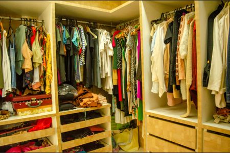 Casa à venda com 208m², 4 quartos e 4 vagasCloset da suíte 2