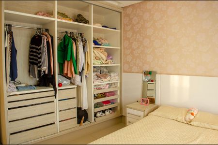 Casa à venda com 208m², 4 quartos e 4 vagasSuíte 1