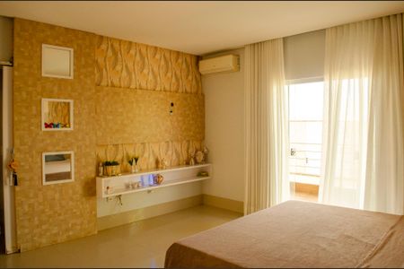 Casa à venda com 208m², 4 quartos e 4 vagasSuíte 2