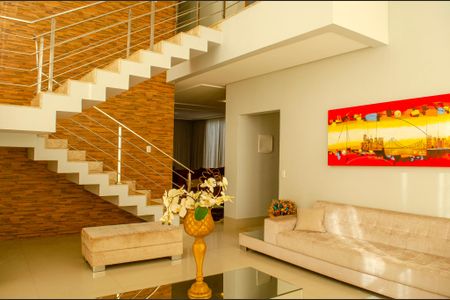 Casa à venda com 208m², 4 quartos e 4 vagasSala