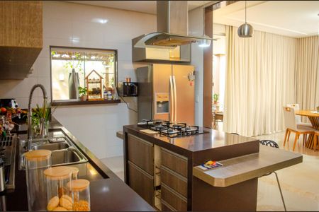 Casa à venda com 208m², 4 quartos e 4 vagasCozinha