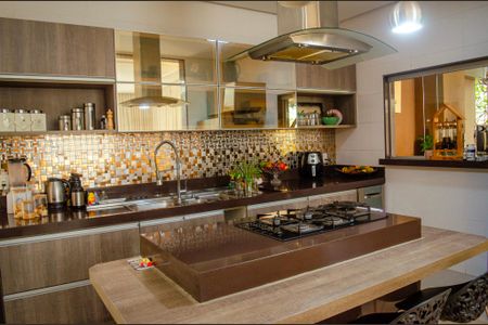 Casa à venda com 208m², 4 quartos e 4 vagasCozinha