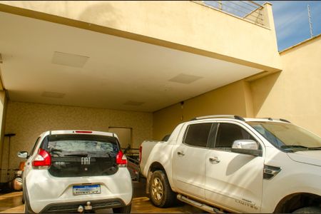 Casa à venda com 208m², 4 quartos e 4 vagasGaragem