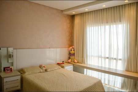 Casa à venda com 208m², 4 quartos e 4 vagasSuíte 1