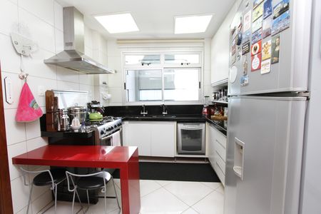 Apartamento à venda com 130m², 3 quartos e 3 vagasCozinha