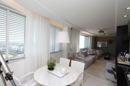 Apartamento à venda com 130m², 3 quartos e 3 vagasSala