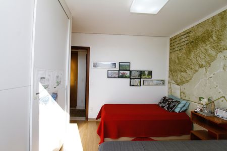 Apartamento à venda com 130m², 3 quartos e 3 vagasQuarto 2
