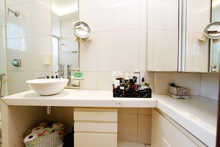 Apartamento à venda com 130m², 3 quartos e 3 vagasBanheiro da Suíte 1