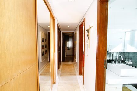 Apartamento à venda com 130m², 3 quartos e 3 vagasCorredor