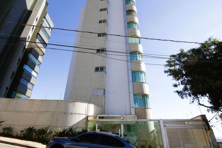 Apartamento à venda com 130m², 3 quartos e 3 vagasFachada