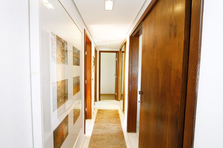 Apartamento à venda com 130m², 3 quartos e 3 vagasCorredor