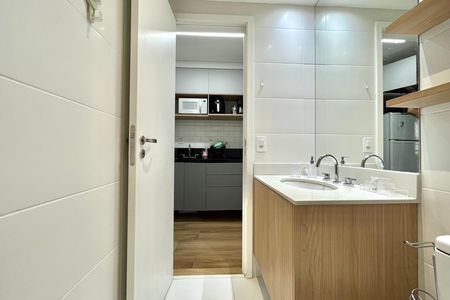 Banheiro de kitnet/studio para alugar com 1 quarto, 26m² em Vila Clementino, São Paulo