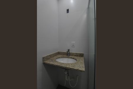 Banheiro de casa para alugar com 3 quartos, 70m² em Guarujá, Porto Alegre