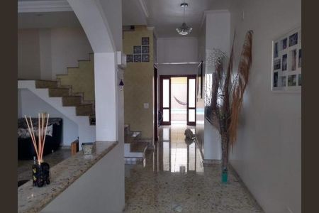 Casa à venda com 3 quartos, 305m² em Jardim Santa Clara, Guarulhos