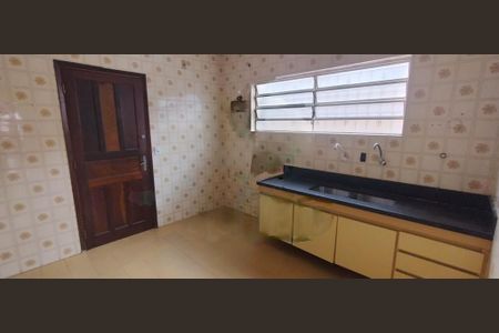 Casa à venda com 3 quartos, 166m² em Jardim Prudência, São Paulo