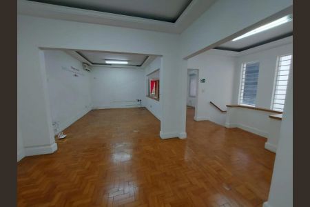 Foto 16 de casa para alugar com 12 quartos, 317m² em Pinheiros, São Paulo