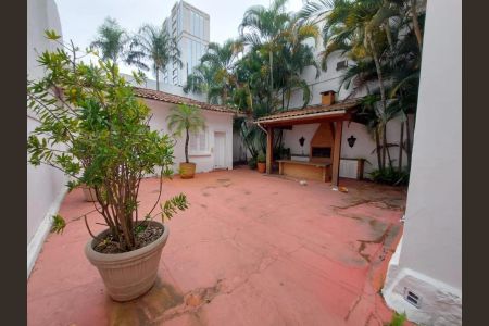 Foto 04 de casa para alugar com 12 quartos, 317m² em Pinheiros, São Paulo