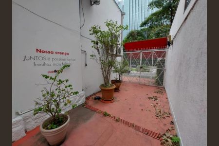 Foto 07 de casa para alugar com 12 quartos, 317m² em Pinheiros, São Paulo