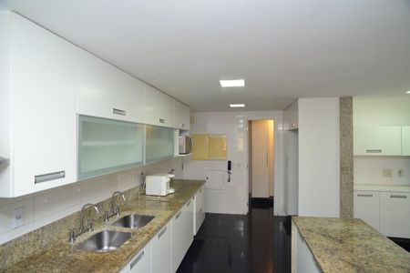 Apartamento para alugar com 399m², 4 quartos e 3 vagas
