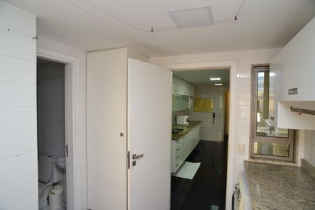 Apartamento para alugar com 399m², 4 quartos e 3 vagas