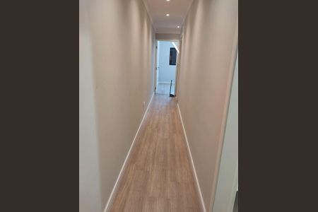 Corredor de apartamento à venda com 3 quartos, 77m² em P.Jacatuba , Santo André