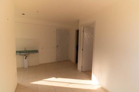 Sala de apartamento para alugar com 2 quartos, 36m² em Rio do Ouro, São Gonçalo