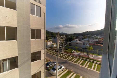 Vista da Sala de apartamento para alugar com 2 quartos, 36m² em Rio do Ouro, São Gonçalo