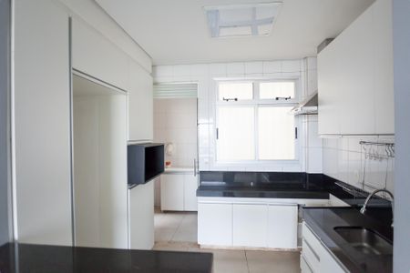 Apartamento para alugar com 100m², 3 quartos e 2 vagas Apartamento para alugar com 100m², 3 quartos e 2 vagasCozinha