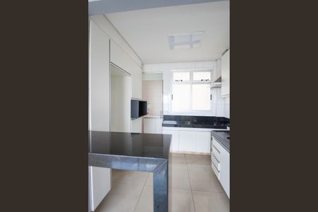 Apartamento para alugar com 100m², 3 quartos e 2 vagas Apartamento para alugar com 100m², 3 quartos e 2 vagasCozinha