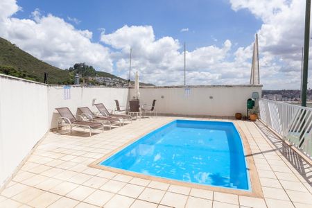 Apartamento para alugar com 100m², 3 quartos e 2 vagas Apartamento para alugar com 100m², 3 quartos e 2 vagasÁrea comum - Piscina