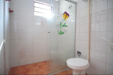 Casa para alugar com 130m², 2 quartos e 2 vagasBanheiro social