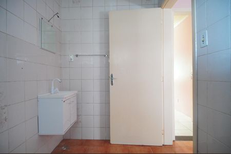 Casa para alugar com 130m², 2 quartos e 2 vagasBanheiro social