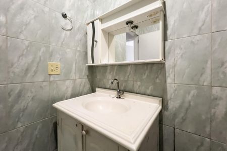 Casa para alugar com 117m², 2 quartos e 2 vagasBanheiro
