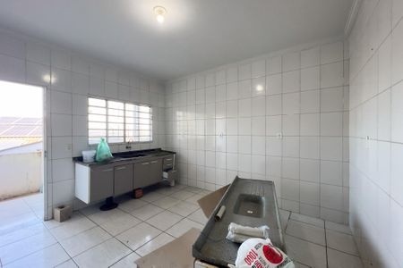 Casa para alugar com 117m², 2 quartos e 2 vagasCozinha