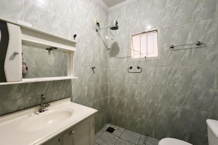 Casa para alugar com 117m², 2 quartos e 2 vagasBanheiro