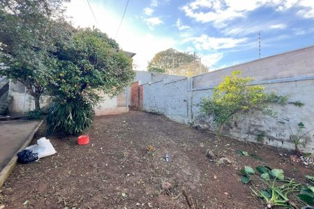 Casa para alugar com 117m², 2 quartos e 2 vagasQuintal