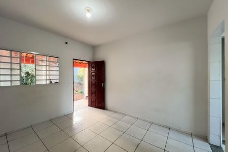 Casa para alugar com 117m², 2 quartos e 2 vagasSala