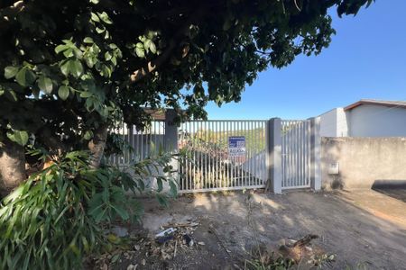 Casa para alugar com 117m², 2 quartos e 2 vagasFachada