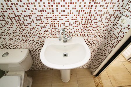 Casa para alugar com 24m², 1 quarto e sem vagaBanheiro