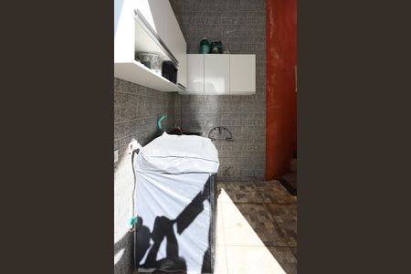 Casa à venda com 150m², 3 quartos e 4 vagas Casa à venda com 150m², 3 quartos e 4 vagasÁrea de Serviço