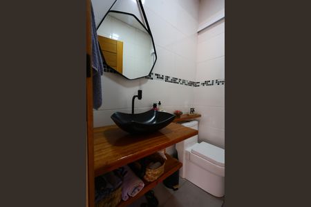 Casa à venda com 150m², 3 quartos e 4 vagas Casa à venda com 150m², 3 quartos e 4 vagasBanheiro