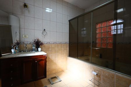 Casa à venda com 150m², 3 quartos e 4 vagas Casa à venda com 150m², 3 quartos e 4 vagasBanheiro da Suíte