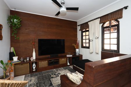 Casa à venda com 150m², 3 quartos e 4 vagas Casa à venda com 150m², 3 quartos e 4 vagassala