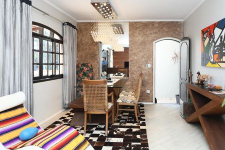 Casa à venda com 150m², 3 quartos e 4 vagas Casa à venda com 150m², 3 quartos e 4 vagassala