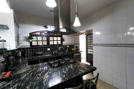 cozinha de casa à venda com 3 quartos, 150m² em Jardim das Palmas, São Paulo