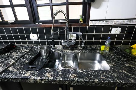 Casa à venda com 150m², 3 quartos e 4 vagas Casa à venda com 150m², 3 quartos e 4 vagascozinha
