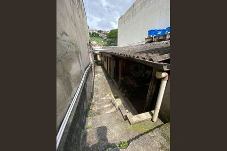 Casa à venda com 2 quartos, 270m² em Jardim Maria Rosa, Taboão da Serra